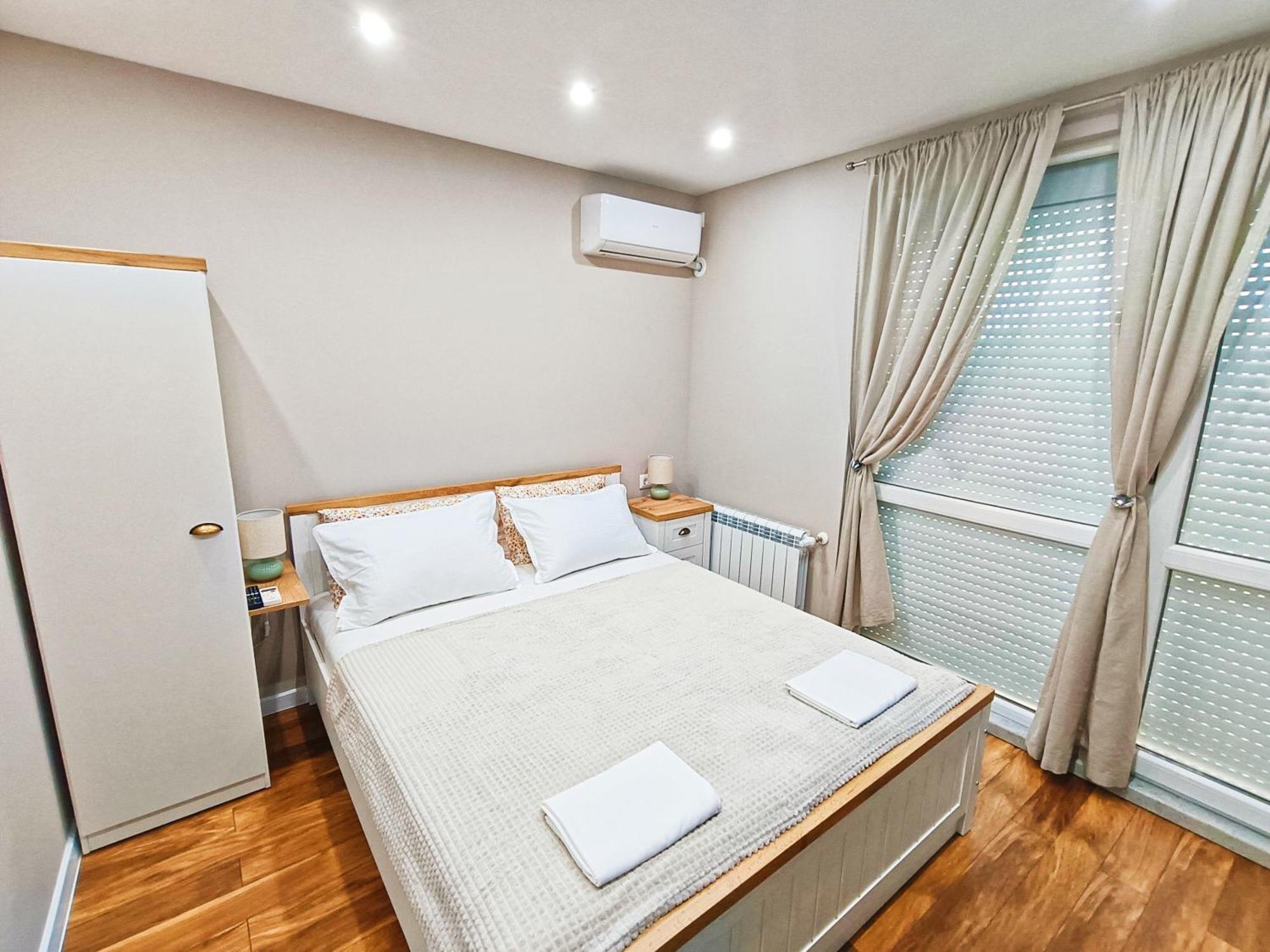 Mdm Center Felicita Deluxe Ρούσε